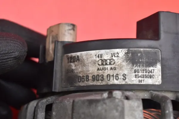 Generaattori Audi A4 B6 2.0 20V 06B903016S image 7