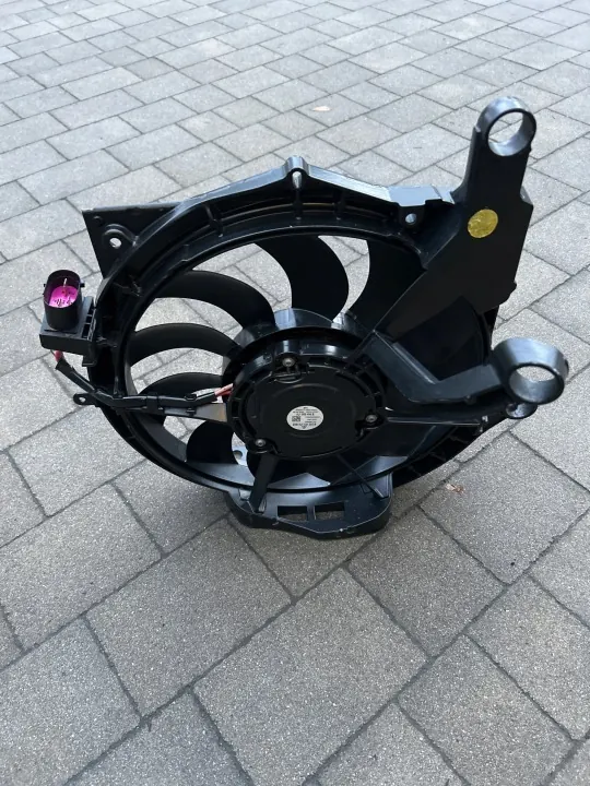Ventilador esquerdo Porsche Taycan OEM 9J1121249B image 2