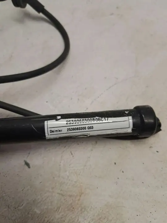 Pasador de bisagra de capó OEM 2539060300 Mercedes-Benz image 3