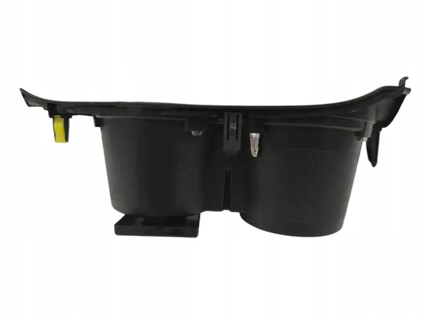 Toyota Highlander Mukiteline OEM 588210E060 - Käytetty image 5
