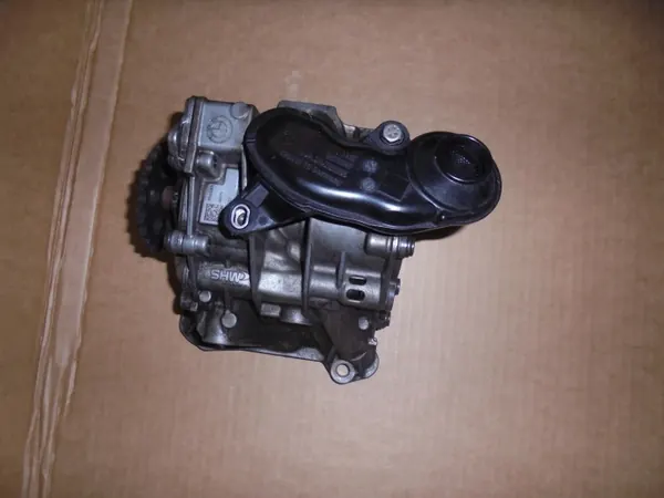 Begagnad oljepump OEM 851375607 för BMW X1 F48 1.5D image 2