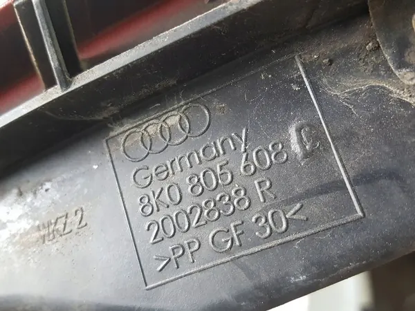 Suporte de farol direito Audi A4 OE 8K0805608C image 2