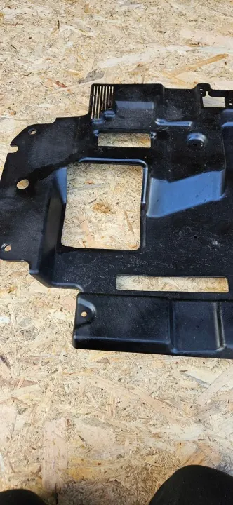Plaque de protection plastique OEM GJ32-130B14-AA image 6