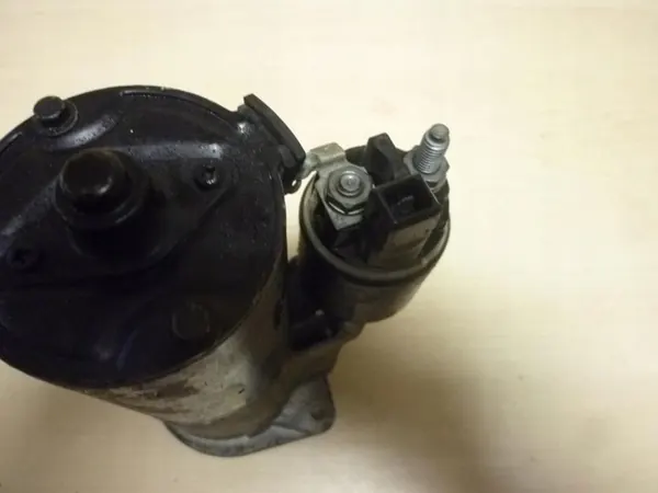 Motor de arranque Volkswagen POLO 2005 001911023C image 2