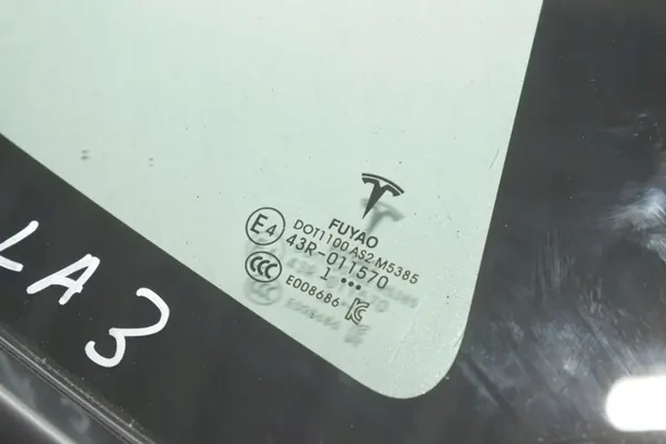 Ventana Trasera Derecha Tesla Model 3 OEM 1098758 Usado image 4