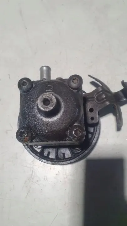 Pompe direction OEM 7611332138 pour Volvo 2.4D D5 image 5