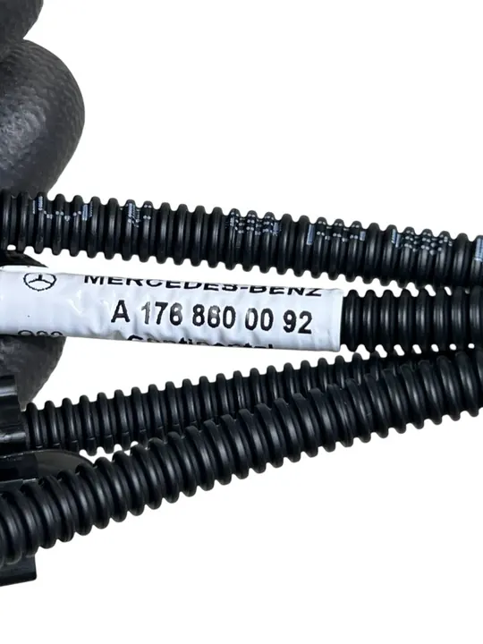 Manguera de limpiaparabris delantera Mercedes W117 W156 W176 image 3