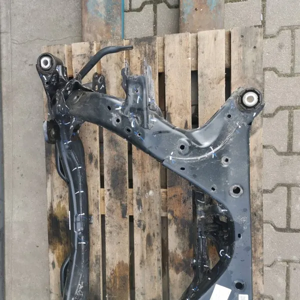 Tesla Model Y Hinterachsschwinge OEM 1044580-01-D image 3