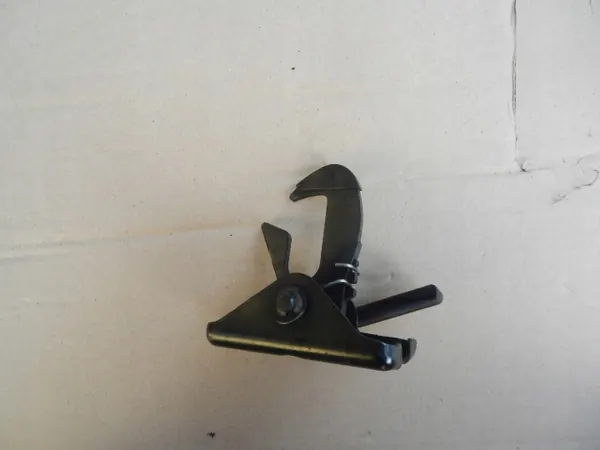 Verrou de capot OEM 8V0823480 pour Audi A3 8V image 3