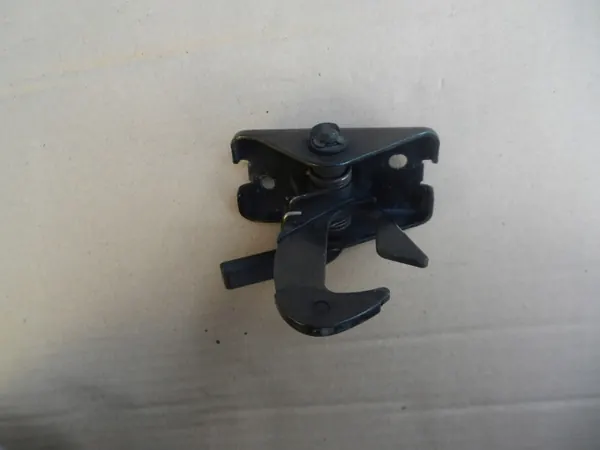 Verrou de capot OEM 8V0823480 pour Audi A3 8V image 5