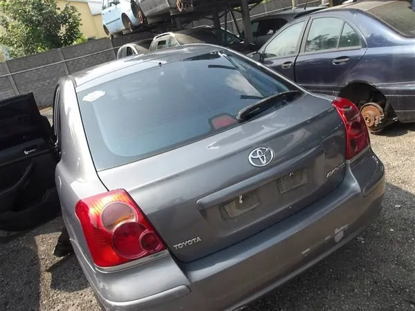 Luz Trasera Izquierda Toyota Avensis T25 image 3