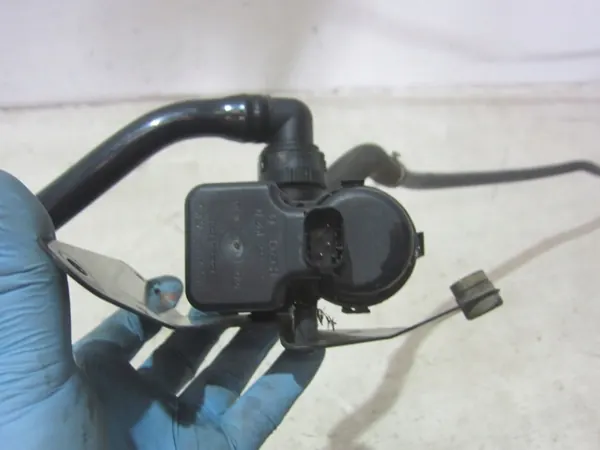 Pompe de Diagnostic de Fuite BMW OEM 16137193479 image 3