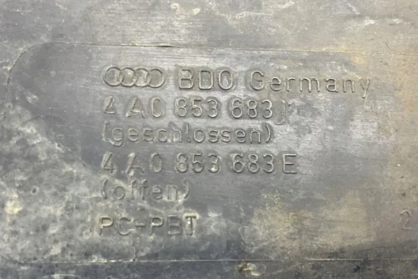 Griglia paraurti centrale AUDI 100 AVANT 4A0853683E image 2