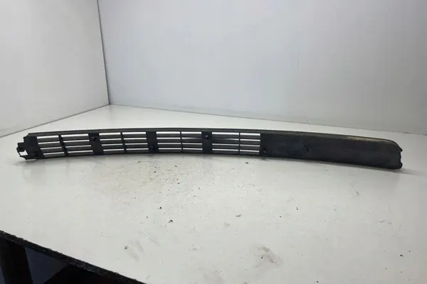 Griglia paraurti centrale AUDI 100 AVANT 4A0853683E image 3