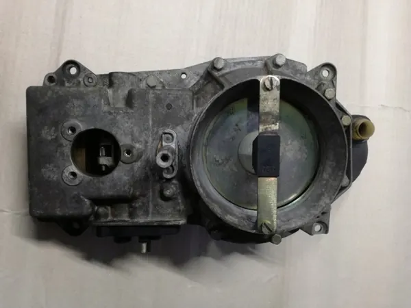 Corps de papillon OEM 0438121037 pour Mercedes W126 5.0 image 2