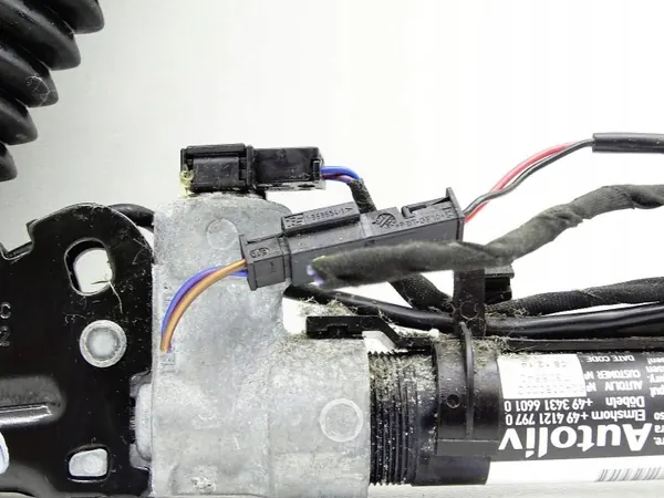 Bältesspänne OEM 630949700 höger fram BMW 5 image 3