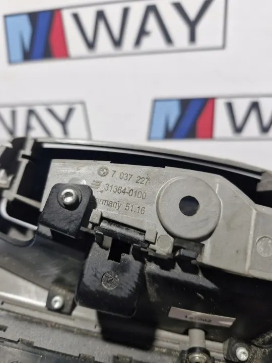 Cinzeiro BMW Z4 E85 OEM 6926959 - Usado image 3