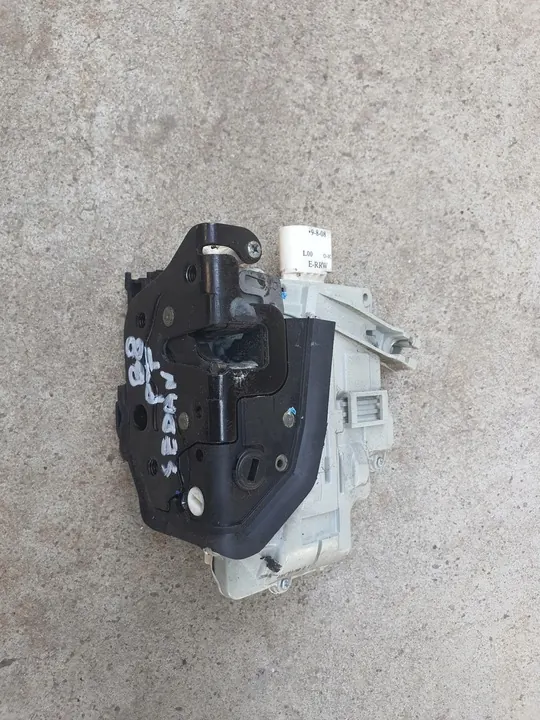 Audi OE 8K0839016 bakdörrlås höger image 3