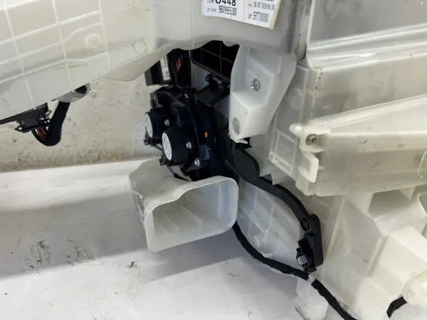 OEM 9809955180 Heizgebläse für Vans - Gebraucht image 4