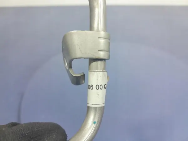 Mercedes Oljeåterledningsrör OEM A2562030600 - Begagnad image 5