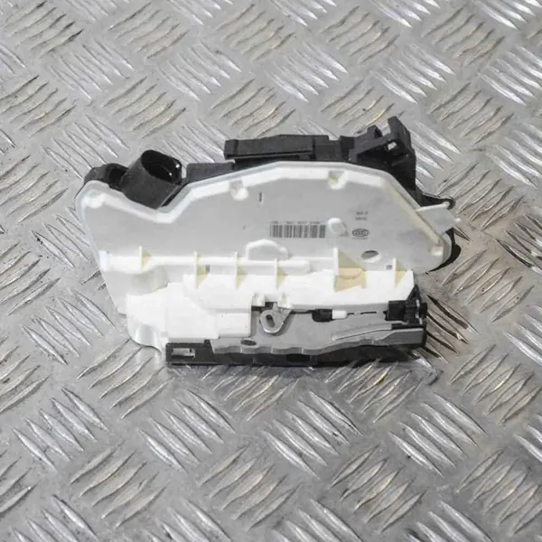 Fram dörrlås VW TIGUAN (5N_) 5N1837016F image 2