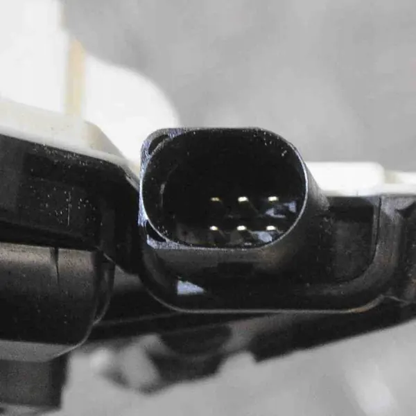 Fram dörrlås VW TIGUAN (5N_) 5N1837016F image 3