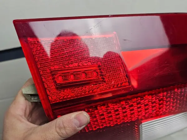 VOLVO XC70 II - lámpara trasera izquierda image 2