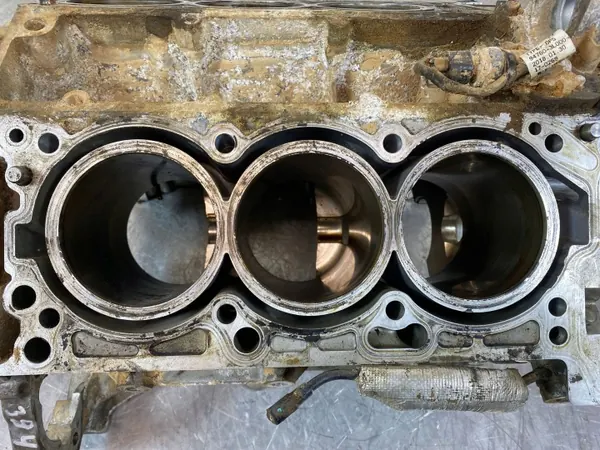 Bloc moteur Kia G6DP - Pièce d'origine d'occasion image 7
