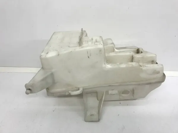 Volvo V40 2014 Framruta spolarbehållare OEM 31276094 image 4