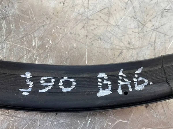 2025 MG HS Joint de coffre FOB45143 image 2