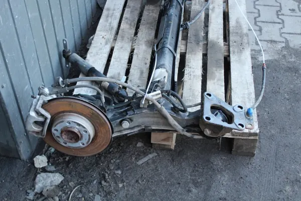 Suspension à poutre arrière Opel Combo E OEM 5781904 image 4