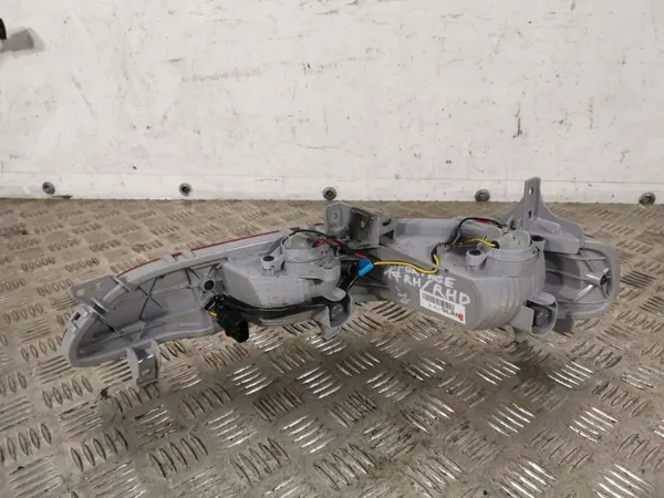 Luz parachoques trasero Kia Sportage OEM FBZ13458 image 3