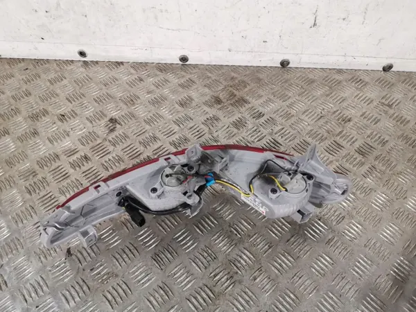 Luz parachoques trasero Kia Sportage OEM FBZ13458 image 5