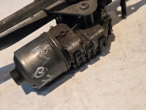 Audi A4 B7 Voorruitwissers Mechanisme + Motor 2.0 TDI image 4