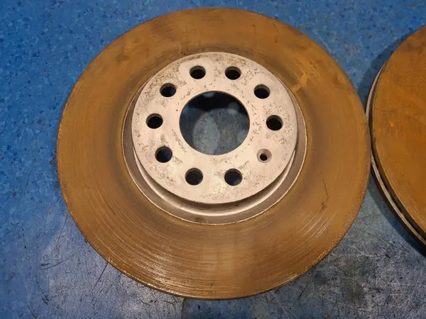 Disque de frein avant Volkswagen Passat B6 2.0 TDI OEM SIMAR-56693- image 2