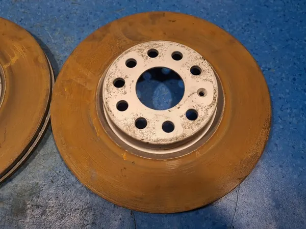 Disque de frein avant Volkswagen Passat B6 2.0 TDI OEM SIMAR-56693- image 3