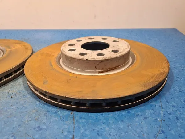 Disque de frein avant Volkswagen Passat B6 2.0 TDI OEM SIMAR-56693- image 4