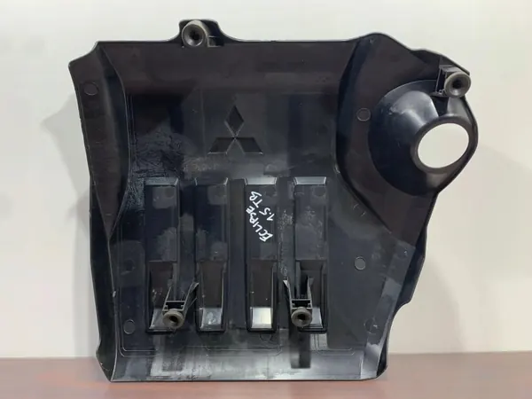 Cubierta motor Mitsubishi OEM 1003A341 Eclipse Cross image 8