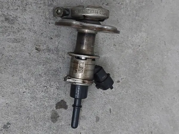 Injector AdBlue OEM 0444021072 para Skoda Octavia IV image 2