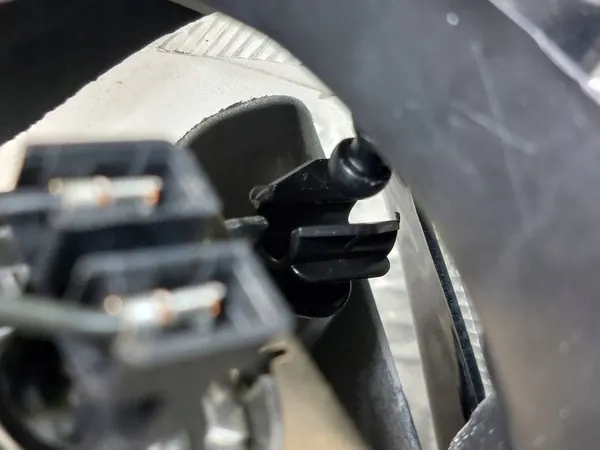 Farol Dianteiro Direito Skoda Rapid I VALEO 5JB941018 image 10