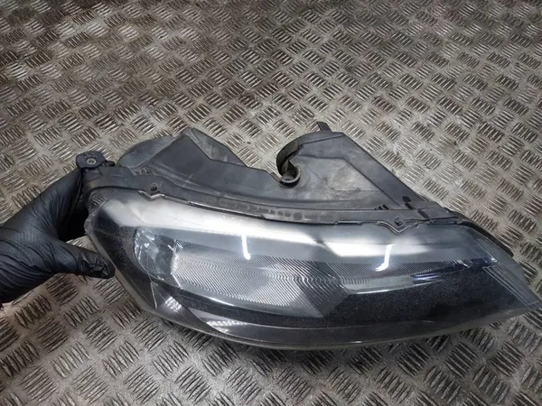 Farol Dianteiro Direito Skoda Rapid I VALEO 5JB941018 image 4