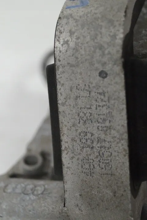 AUDI A6 A7 Moottorin tuki 4G 4G0199381LG image 2