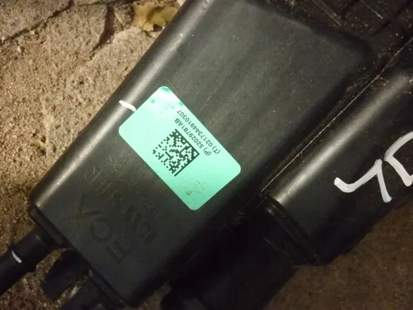 Filtro de vapor de combustible OEM 52029781Ab image 3