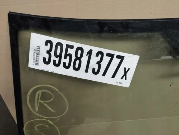 Pare-brise avant Volkswagen OE AMD136594 d'occasion image 5