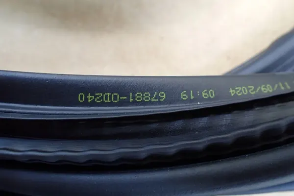 Toyota Yaris Cross 24- achterklepafdichting OEM 678810D240 image 5