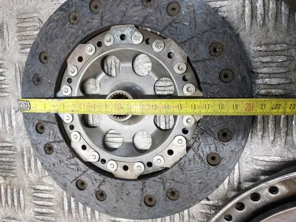 Kaksimassainen Flywheel + Levy + Painelevy + Laakeri Mercedes W168 A170 1.7 CDI image 10