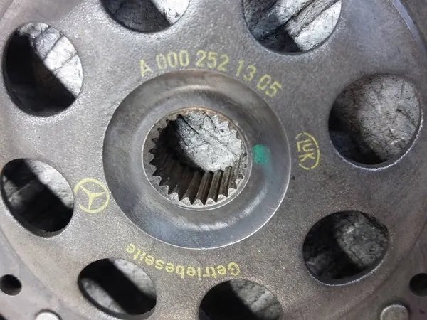 Kaksimassainen Flywheel + Levy + Painelevy + Laakeri Mercedes W168 A170 1.7 CDI image 4