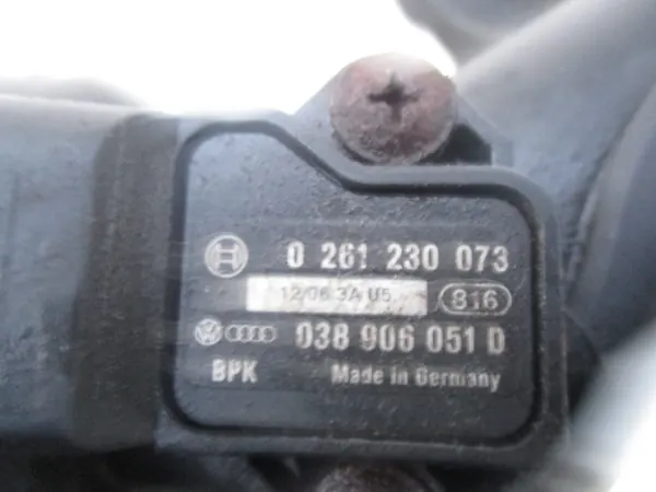 Luftansaugrohr VW Golf V Passat B6 Audi A3 A4 2.0 TFSI image 3