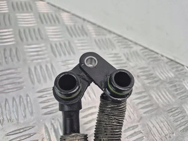 BMW F10 LCI F20 Oil Cooler Hose 7604979 image 3