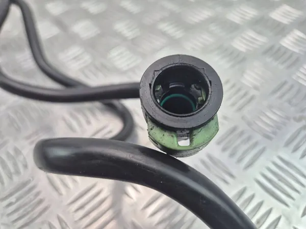 BMW F10 LCI F20 Oil Cooler Hose 7604979 image 4